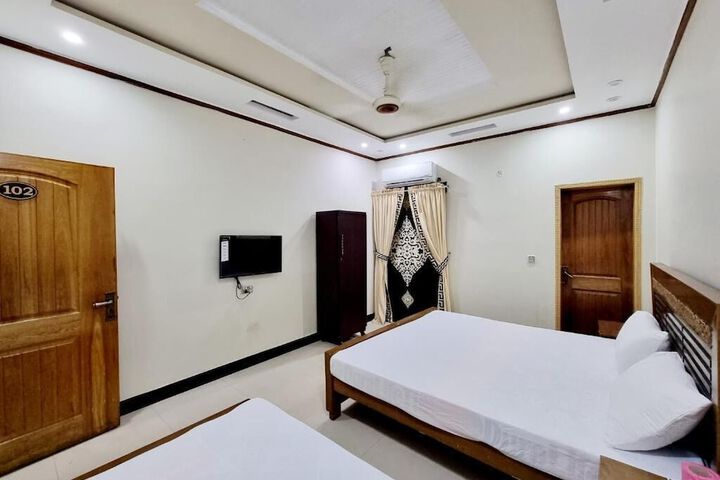 Room 14 of 20