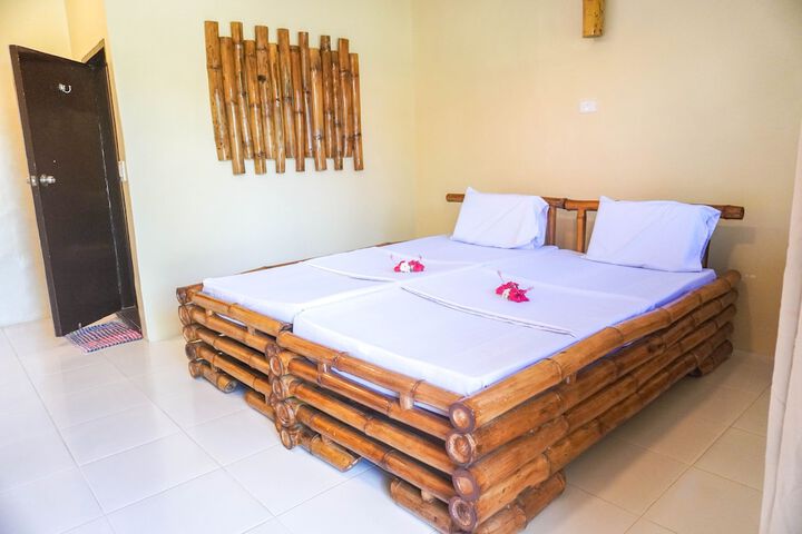 Room 2 of 35
