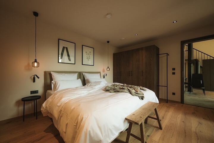 Room 4 of 67