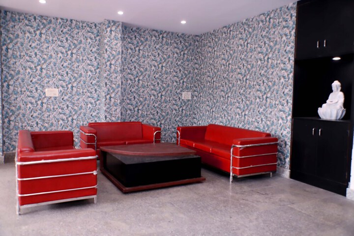 Room 17 of 25