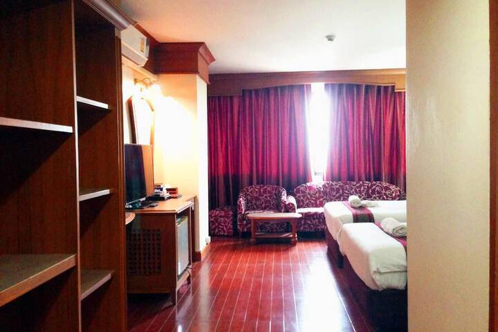 Room 28 of 72