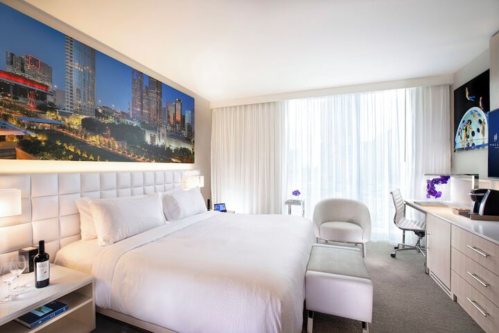 Room 52 of 141