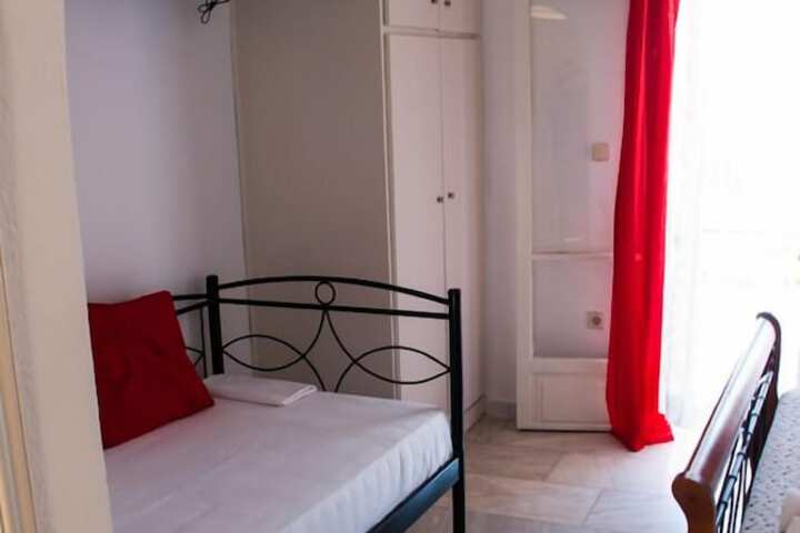 Room 27 of 37