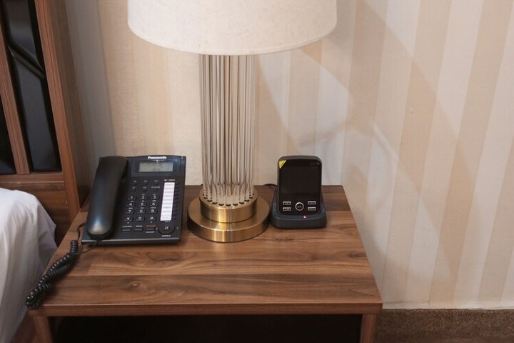 Room 32 of 77