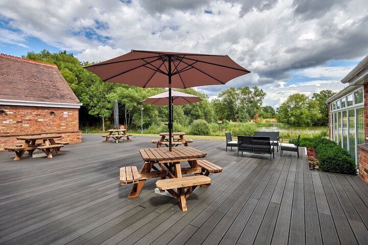 Terrace/Patio 13 of 36
