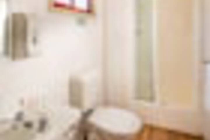 Room 182 of 213