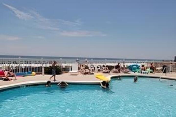 Pools & Facilities