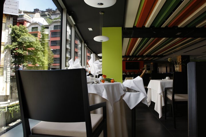 Dining 37 of 68