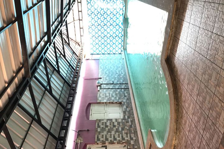Pool 17 of 41