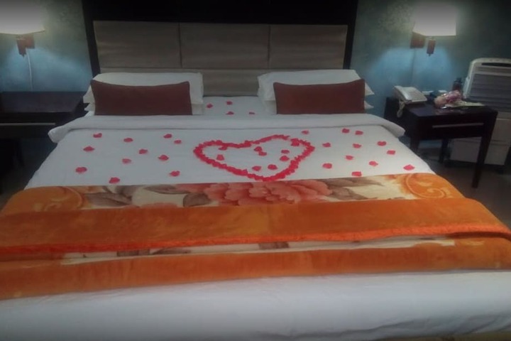 Room 3 of 7