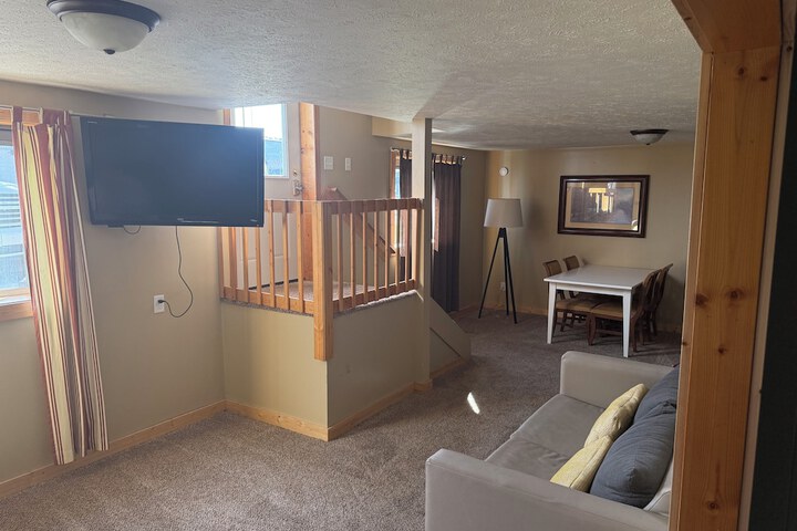 Room 8 of 13