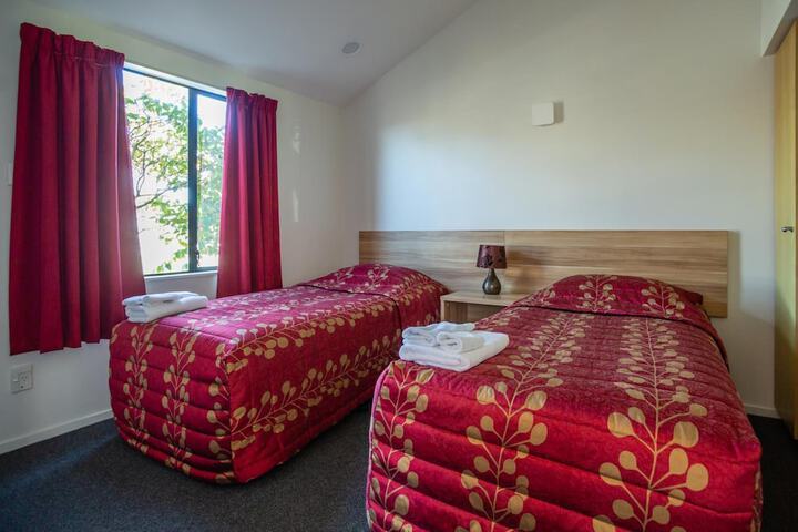 Room 8 of 33