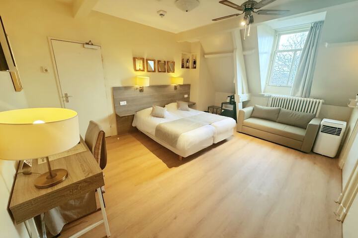 Room 20 of 37