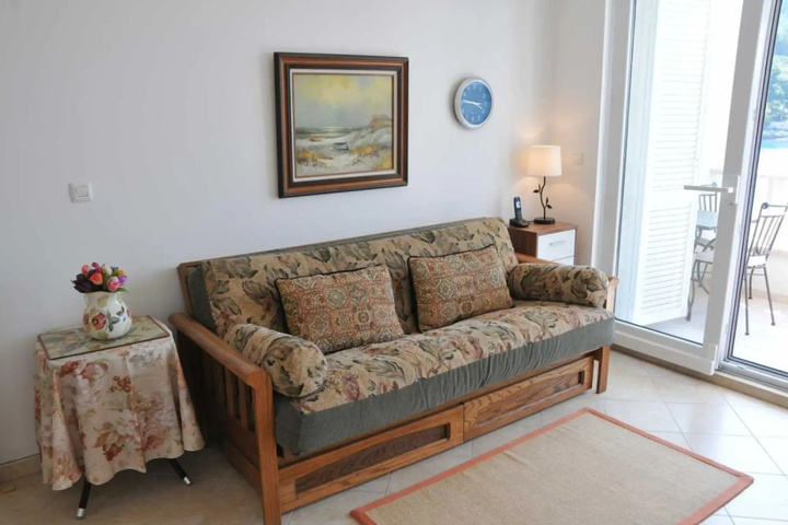 Room 2 of 16