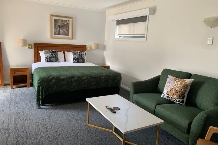 Room 30 of 52
