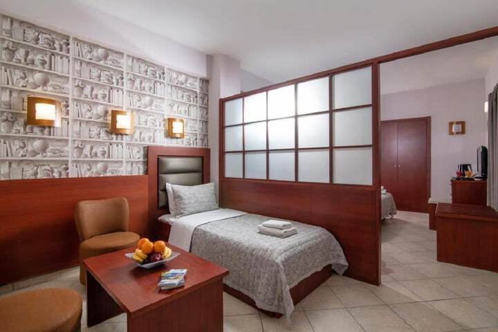 Room 22 of 50