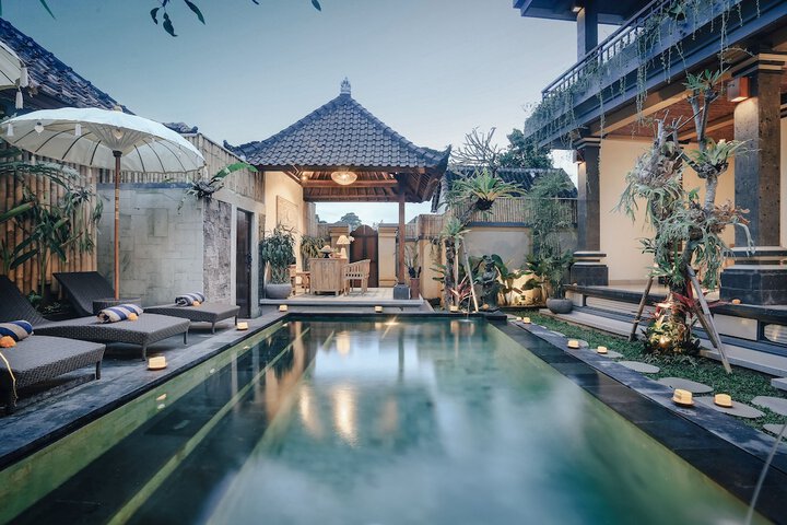 Pool 14 of 21