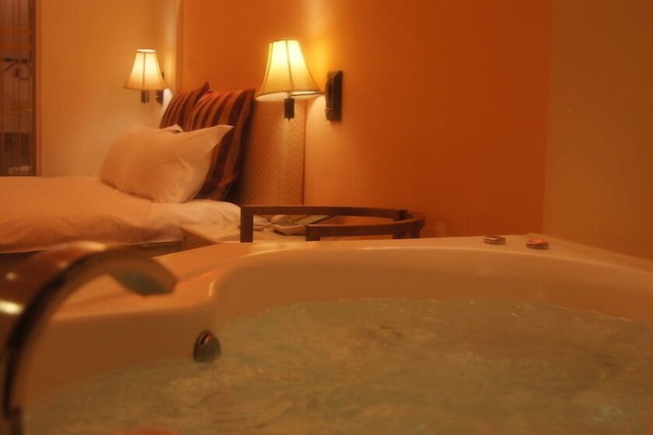 Hot Tub 42 of 61