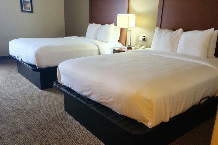 2 Double Beds (7 of 11)