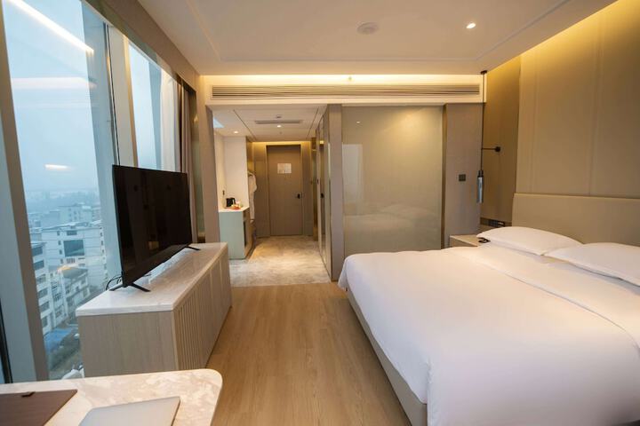 Room 6 of 22