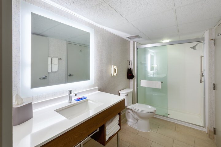 Standard 2 Queen Beds Accessible (4 of 17)
