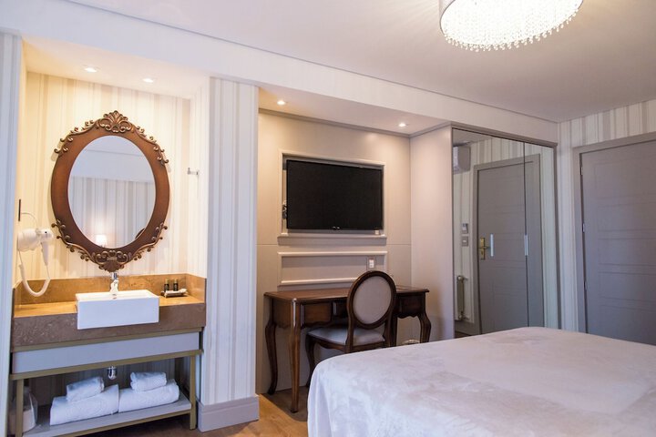 Room 45 of 108