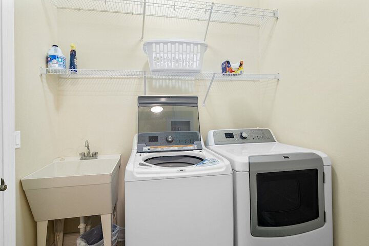 Laundry 18 of 44