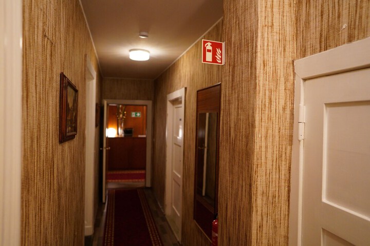 Ballroom/Hall 55 of 69