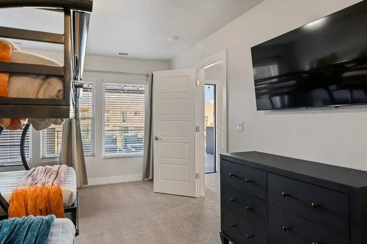 Room 6 of 21