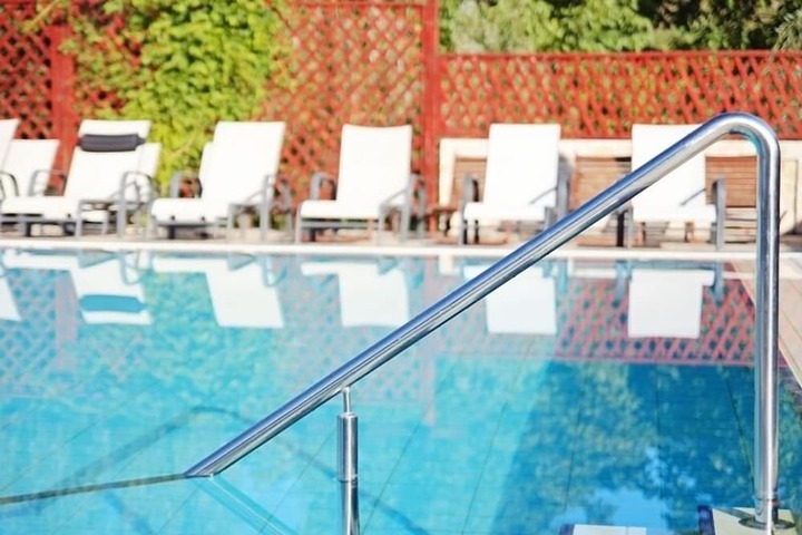 Pool 25 of 51