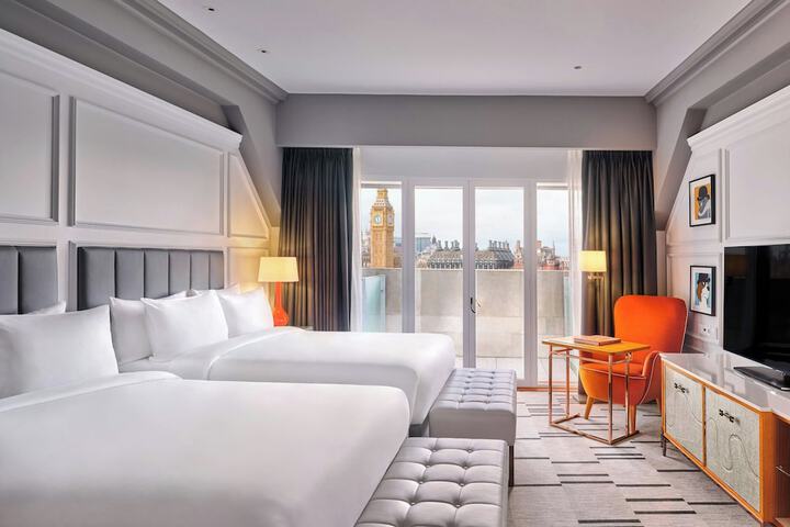 Room 40 of 110