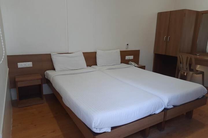 Room 19 of 48