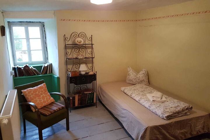 Room 70 of 80
