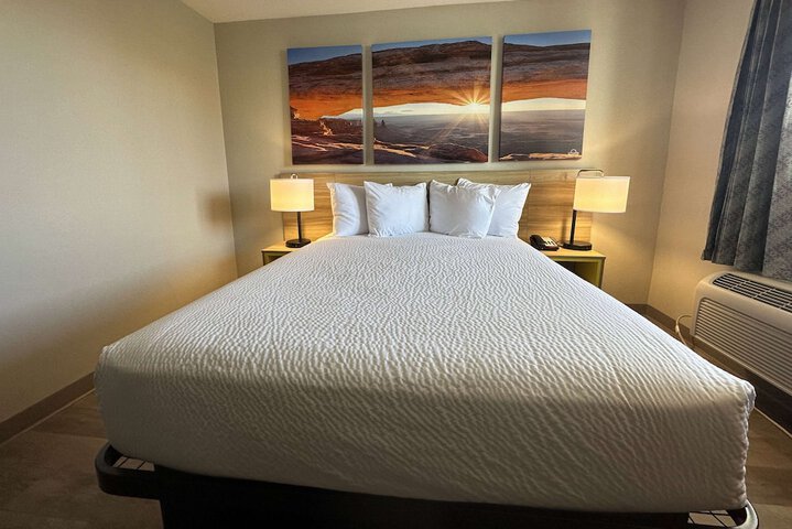 Room 13 of 28