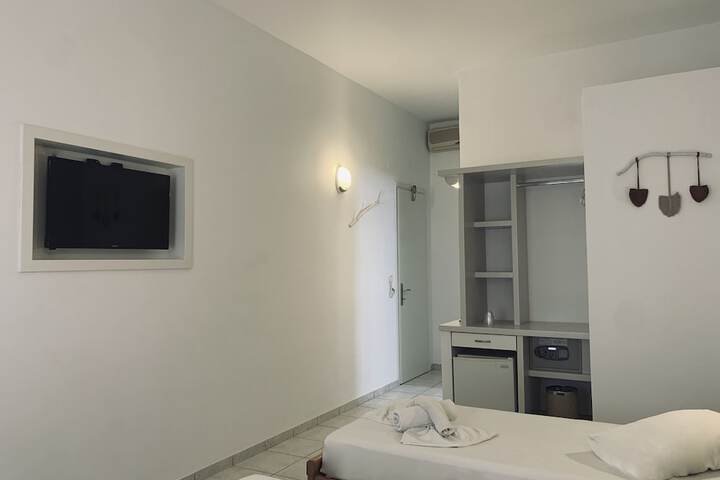 Room 4 of 61