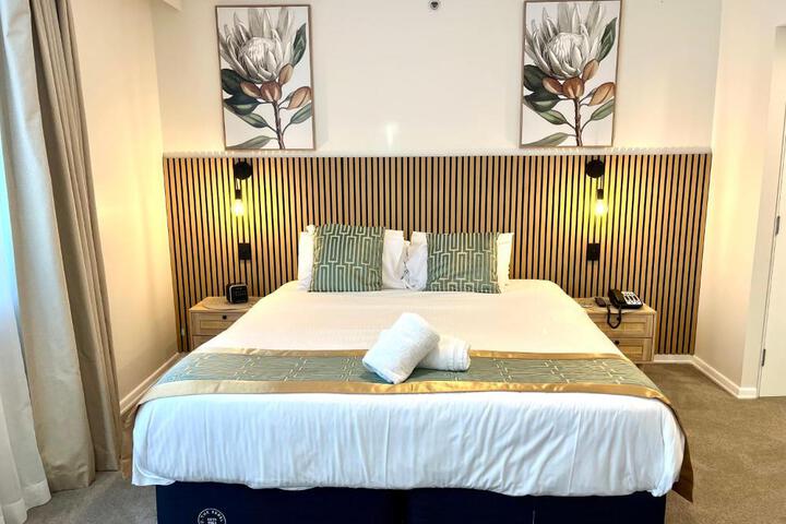 Quality Hotel Room CBD FREE PARK