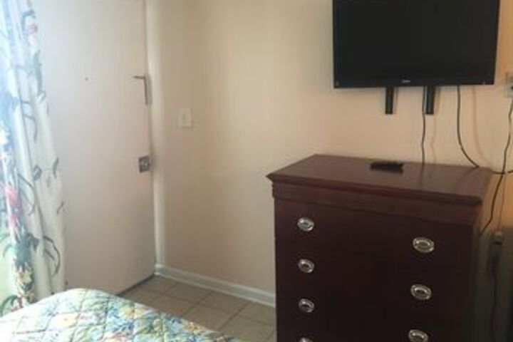 Room 14 of 25