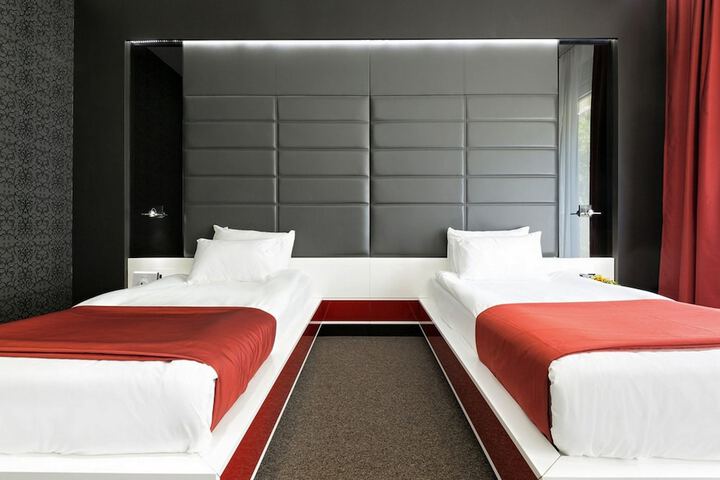 Room 103 of 267