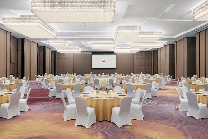 Ballroom/Hall 52 of 63