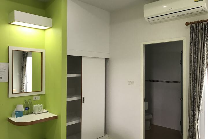 Room 13 of 17