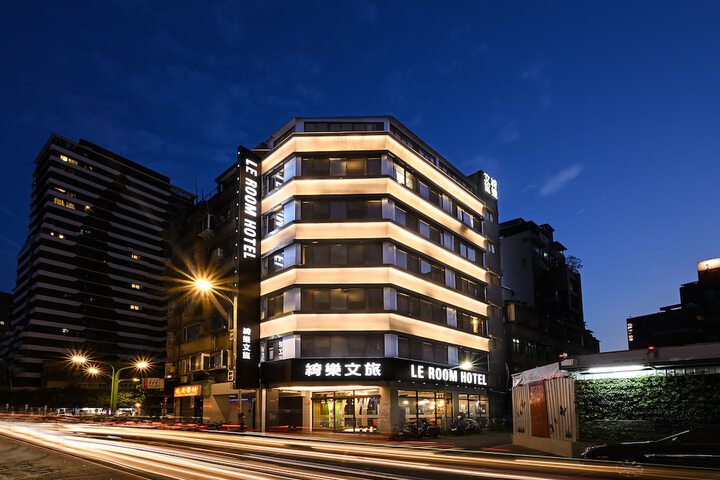 Hotel 74 of 78