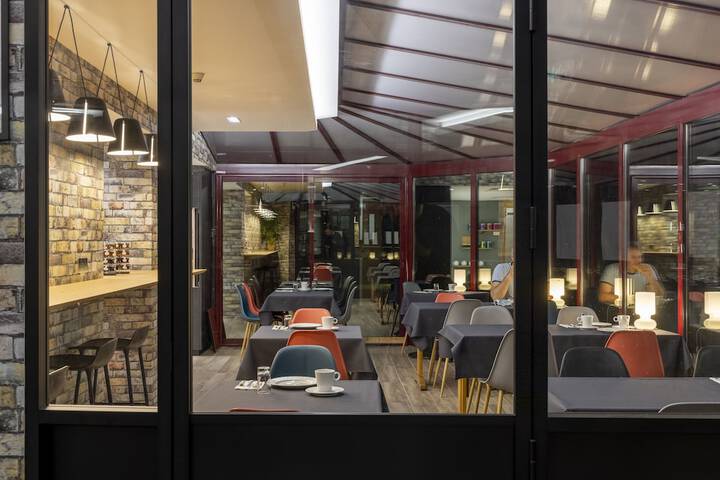 Breakfast area