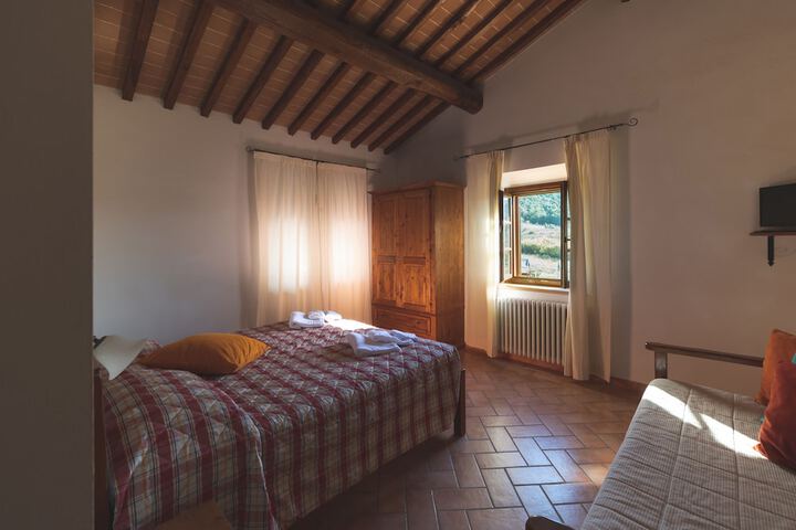 Room 2 of 28
