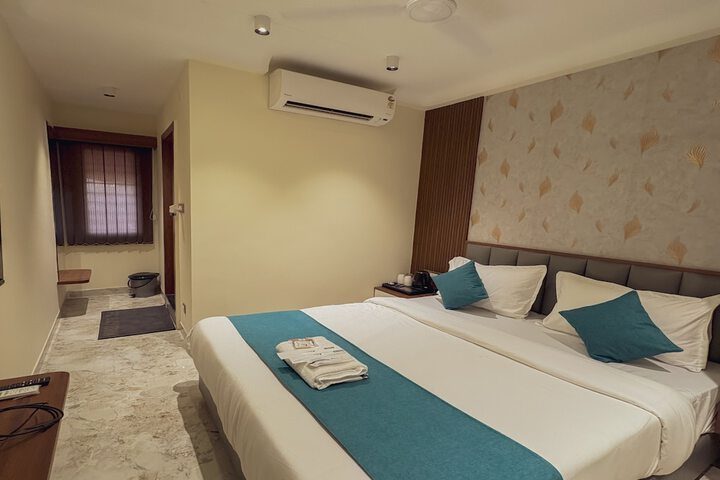 Room 16 of 48