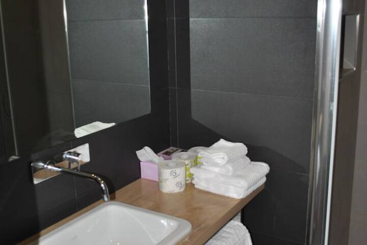 Room 35 of 86