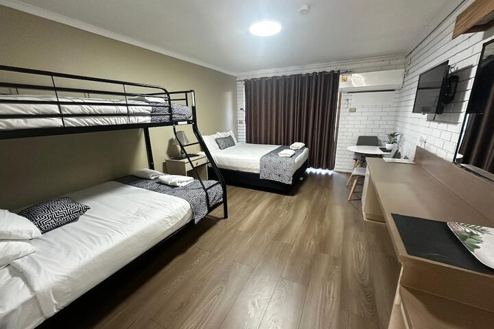 Room 34 of 47