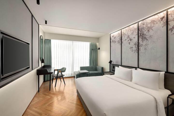 Room 25 of 61