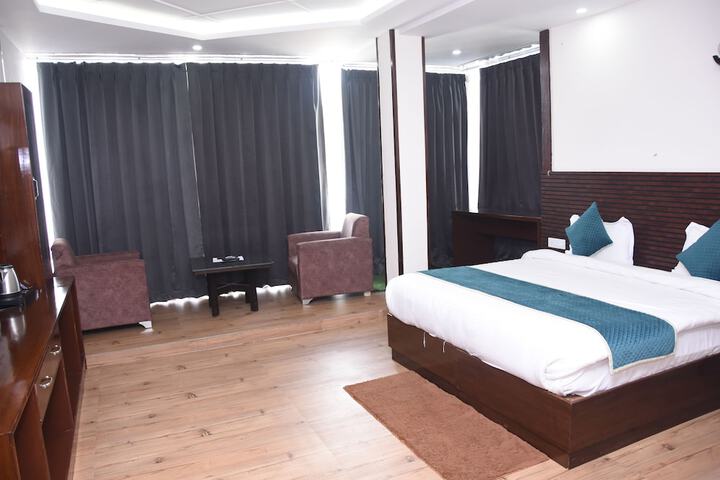 Room 16 of 46