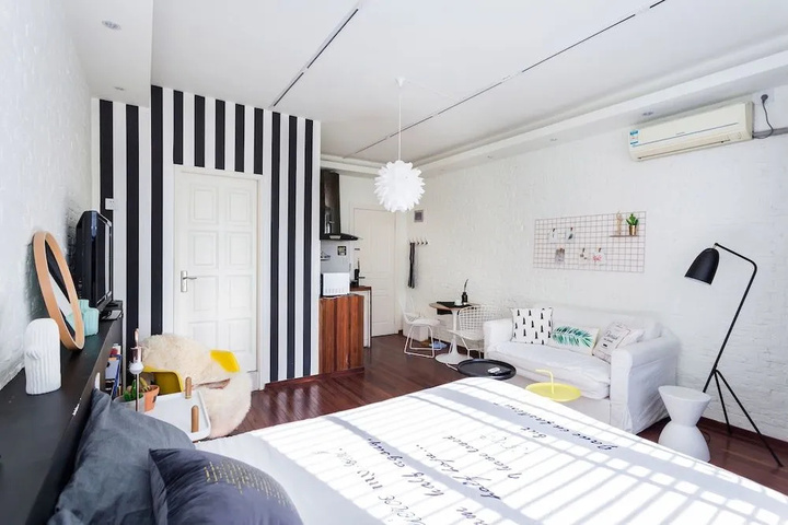 Room 2 of 12