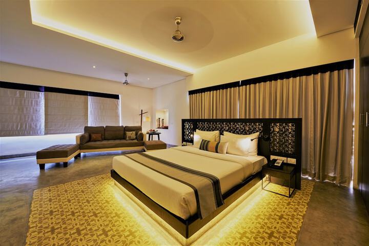 Room 15 of 54